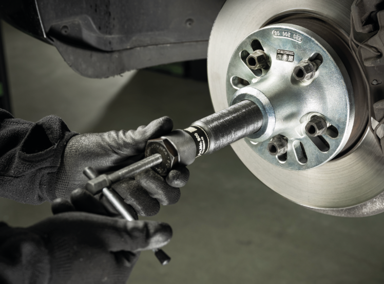 KUKKO 229-2 Hydraulic Wheel Hub Puller – 10 Ton Capacity